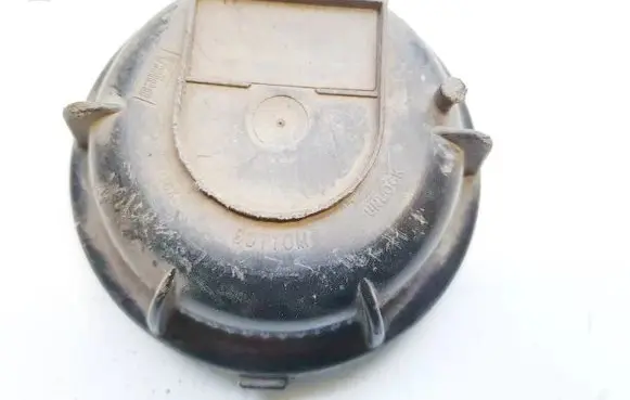 Volvo S80 Headlight/headlamp dust cover 89025105 9178538