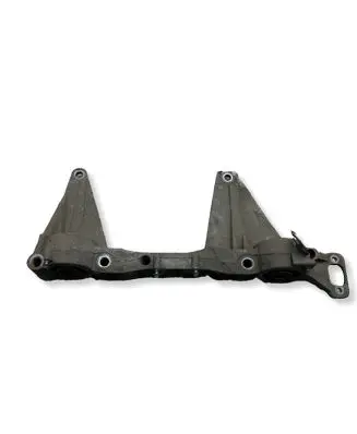 Mercedes-Benz V Class W447 Rear differential/diff mount bracket A4473530000