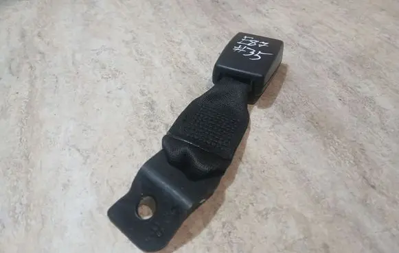 BMW 1 E81 E87 Rear seatbelt buckle 9117261