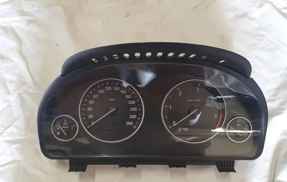 BMW 5 F10 F11 Speedometer (instrument cluster) 9249345 1044663