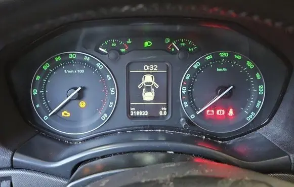 Speedometer (instrument cluster)