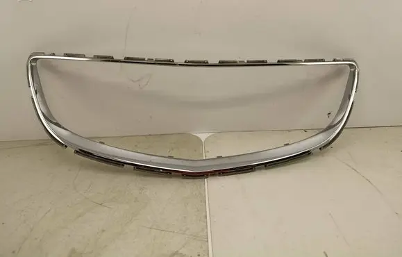 Opel Insignia A Front bumper upper radiator grill 22787082