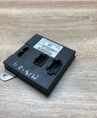 Mercedes-Benz E W211 Door control unit/module 2115452132 USED