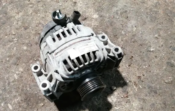 Opel Vectra C Generator/alternator 95520880