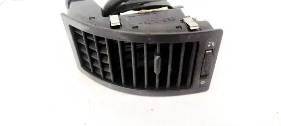 Volkswagen Polo IV 9N3 Dash center air vent grill 6Q0819703