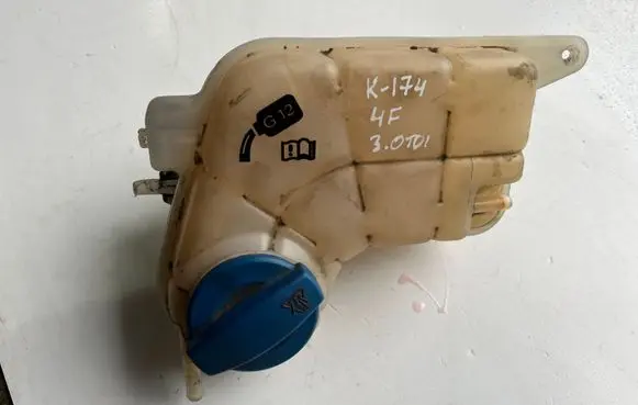Audi A6 S6 C6 4F Coolant expansion tank/reservoir 4F0121403M