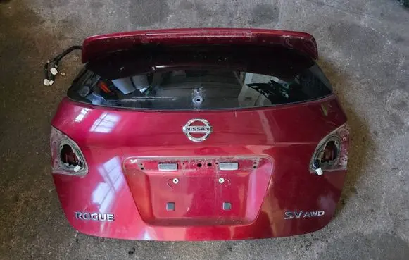 Nissan Rogue Tailgate/trunk/boot lid