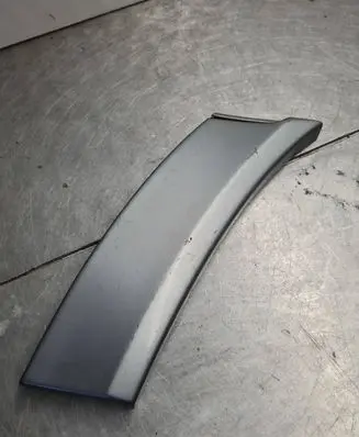 Rear fender molding trim