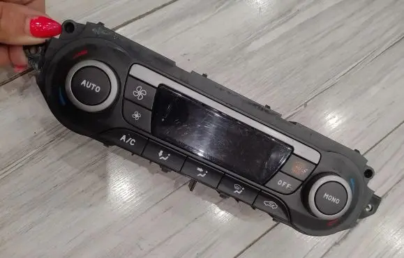 Ford C-MAX I Climate control unit 7M5T18C612AC