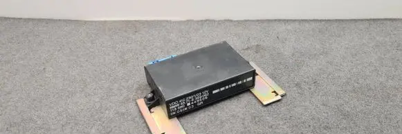 BMW 7 E38 Cruise control unit/module 8369062