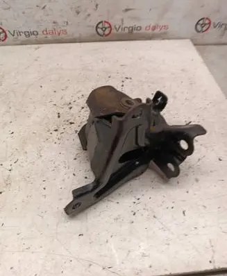 Hyundai Tucson JM Engine mount bracket