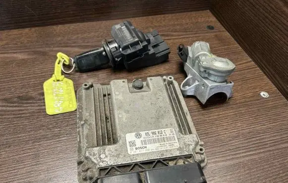 Volkswagen Crafter Engine control unit/module 03L906012C 0281017660