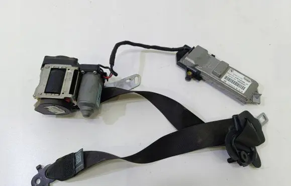 BMW 7 F01 F02 F03 F04 Front seatbelt
