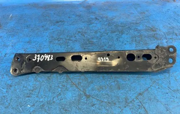 Lexus CT 200H Front bumper cross member 5110712010