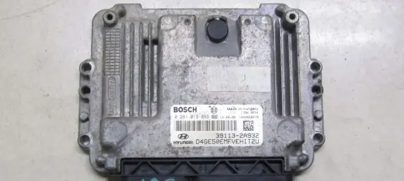 Hyundai i30 Engine control unit/module 0281019083