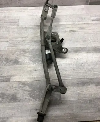 Volvo V70 Front wiper linkage and motor 8648343 404775