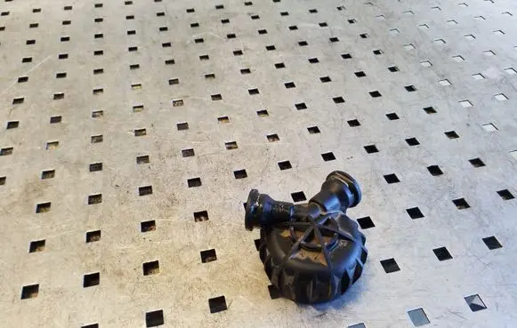 Volkswagen Tiguan Clutch pipe/line FM27005F
