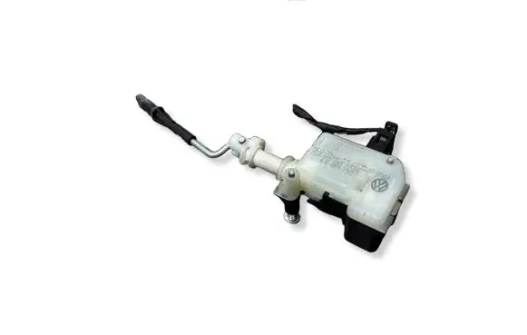 Volkswagen Touran II Fuel tank cap lock motor 1T0810773A 1K5959782