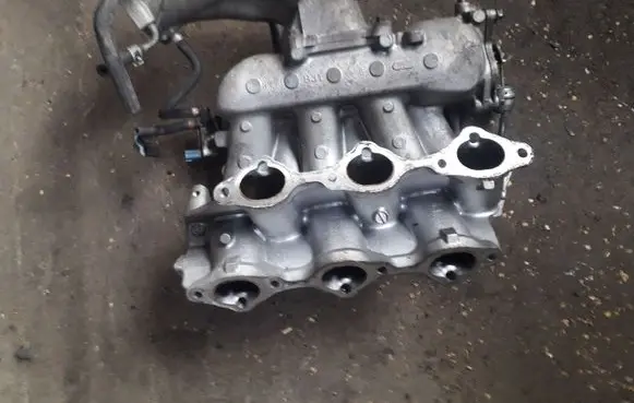 Nissan Altima Intake manifold N7718J1