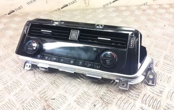 Nissan Qashqai J12 Climate control unit 275006UA0A