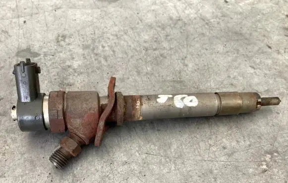 Volvo S60 Fuel injector 8658352