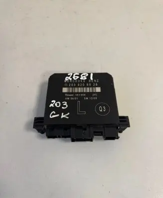 Mercedes-Benz C W203 Door control unit/module 2038206526 351369
