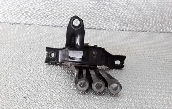 Opel Antara Engine mount bracket