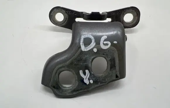 Renault Captur II Rear door upper hinge 