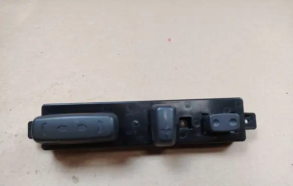 Hyundai i40 Seat control switch