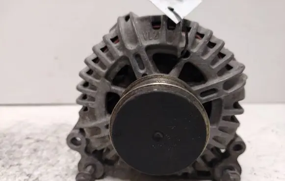 Volkswagen Golf V Generator/alternator 06F903023C