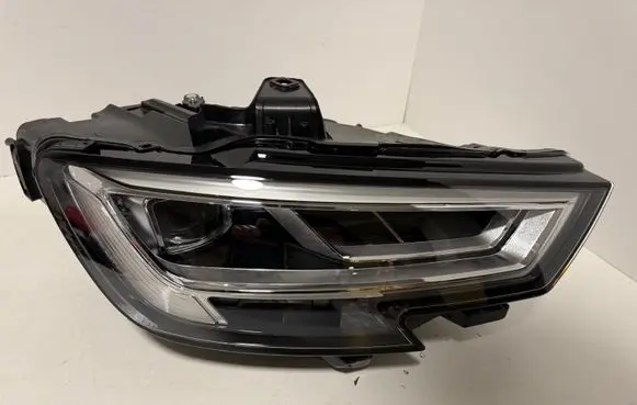Audi A3 S3 8V Headlight/headlamp 8V0941034C