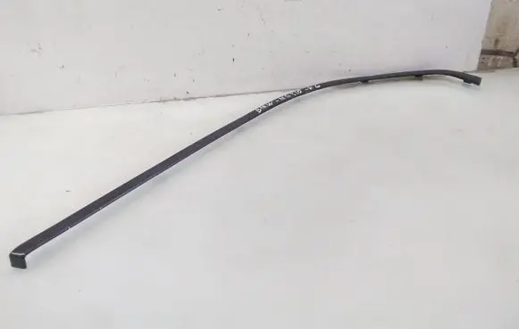 Rear side glass trim