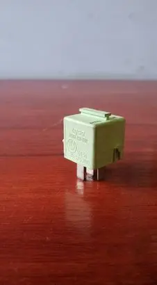 BMW 5 E39 Other relay 8373700