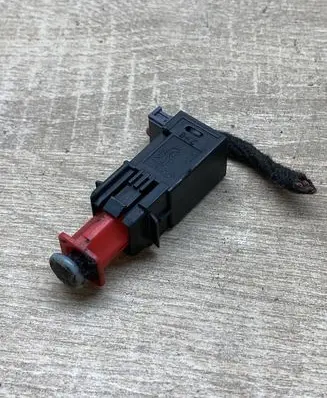 Opel Zafira A Brake pedal sensor switch 55701395