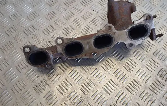 Honda CR-V Exhaust manifold