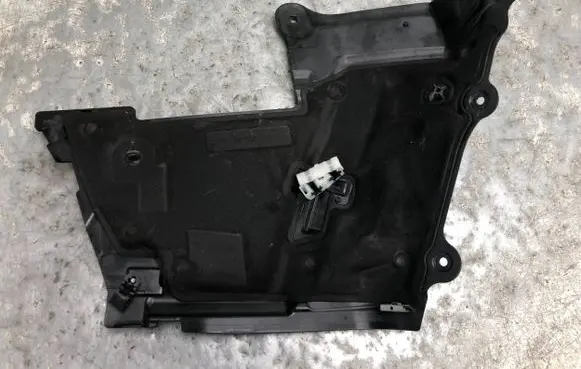 Mercedes-Benz E W213 Other engine bay part A2536208100