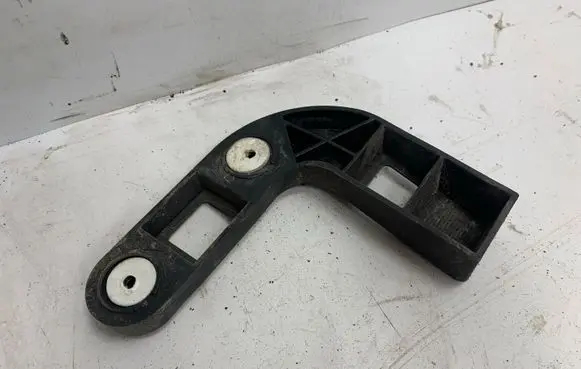 Opel Insignia A Rear bumper mounting bracket 13238833