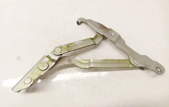 Audi A4 S4 B5 8D Tailgate/trunk/boot hinge 4b5827302