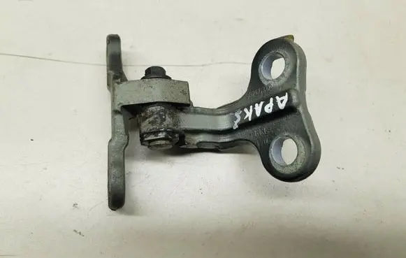 Volvo V50 Front door lower hinge 30766312