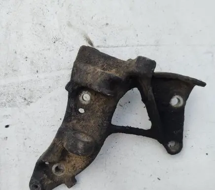 Citroen C4 I Picasso Engine mounting bracket 9653749480