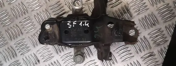 Skoda Fabia Mk1 (6Y) Engine mount bracket 6q0199555