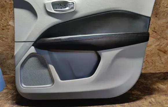 Jeep Compass Front door card panel trim 4GIBAD057 7000062LFN