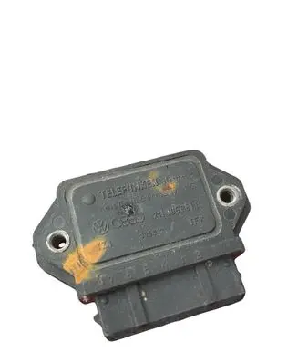 Audi 80 90 B3 Ignition amplifier control unit 211905351D