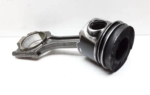 Volvo V70 Piston with connecting rod