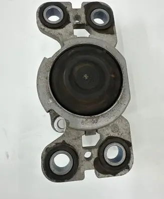 Engine mount bracket