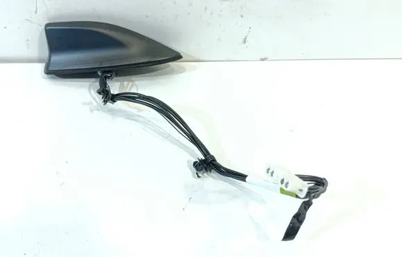Toyota Sienna XL40 IV Aerial GPS antenna 8610108850B 00178251