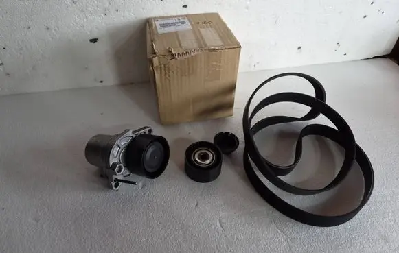 Renault Espace V (RFC) Alternator belt tensioner 117505337R 6000616505
