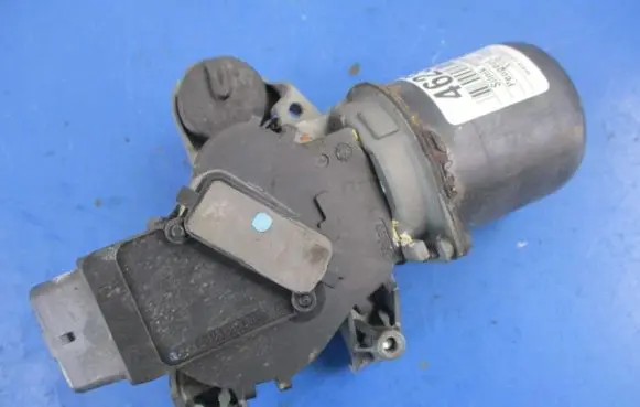 Peugeot 107 Front wiper linkage and motor