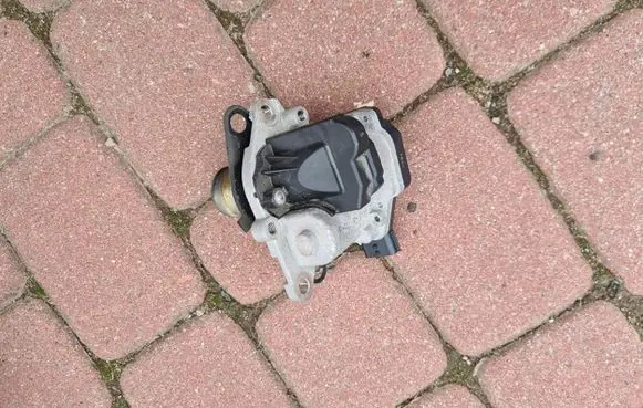 Renault Captur II EGR valve 8201684044