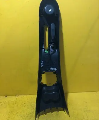 Renault Clio III Center console 